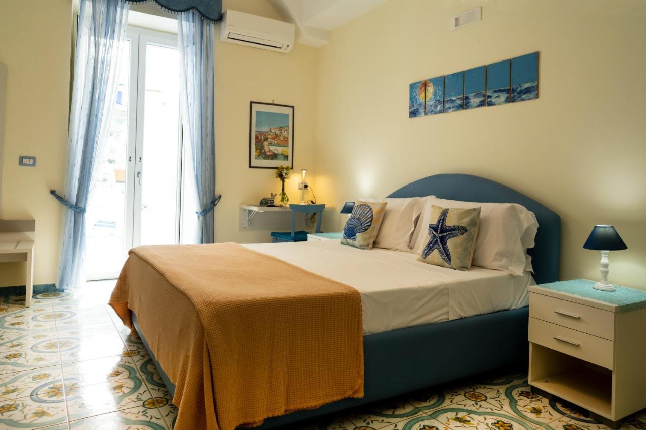 Libeccio - With Terrace And Sea View Apartment *