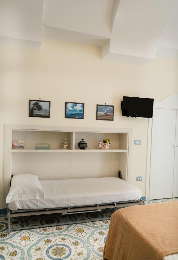 Libeccio - With Terrace And Sea View Apartment *